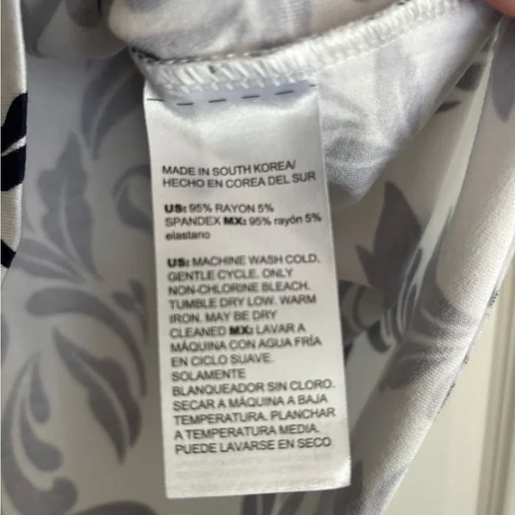 NWT Chico’s Touch of Cool Swirl Ruffle Sleeve Tee Navy - Picture 7 of 7